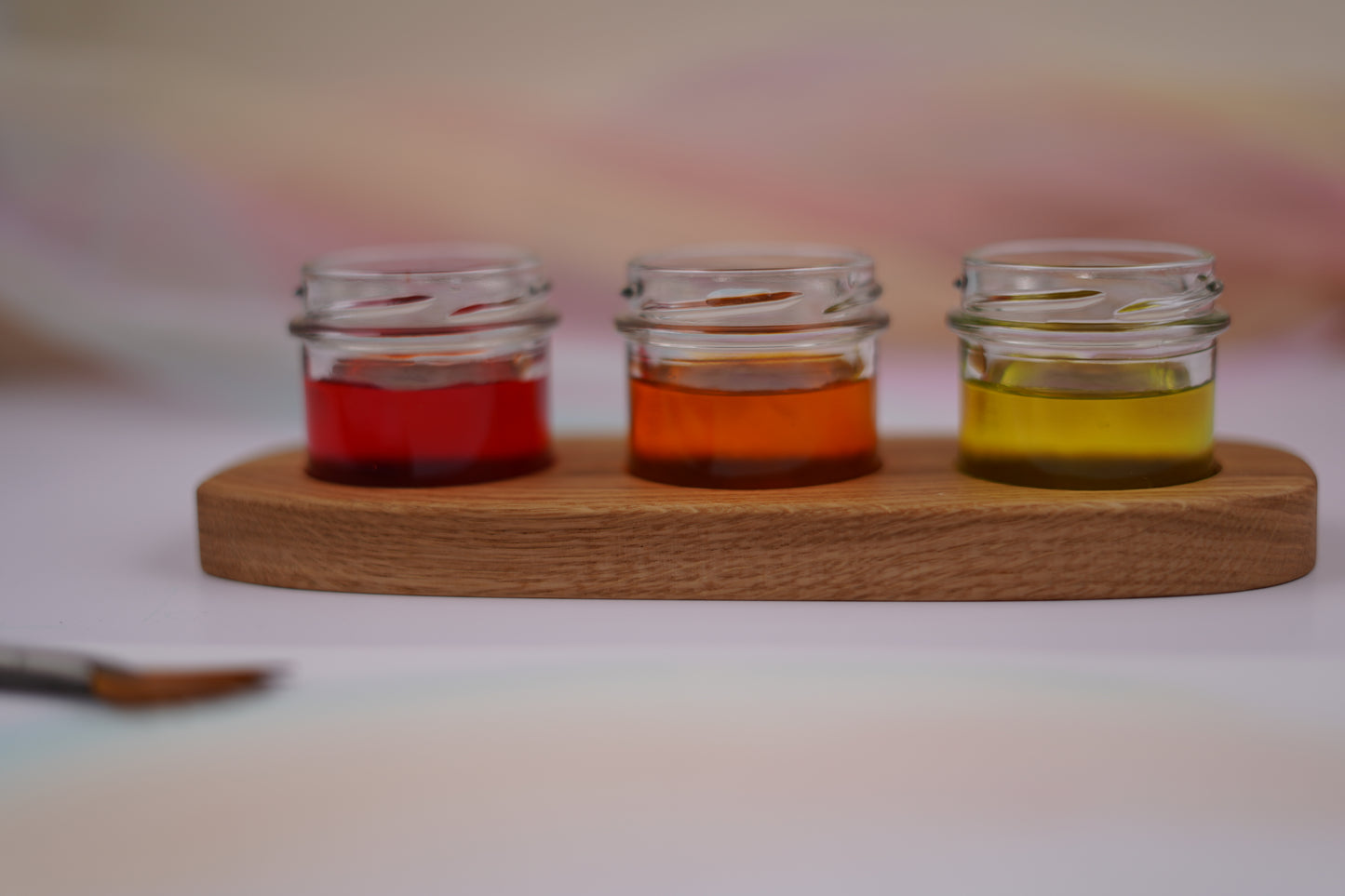 Holzhalter aus geölter Eiche – gerade mit 3 Schraubgläsern für Aquarellfarben