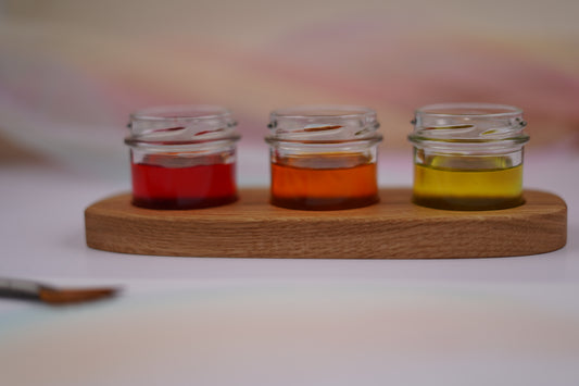 Holzhalter aus geölter Eiche – gerade mit 3 Schraubgläsern für Aquarellfarben