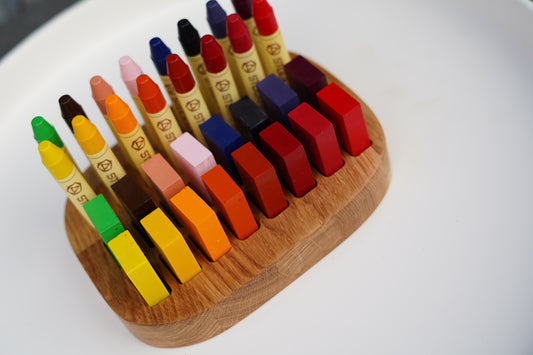 Handgefertigter Eichenholz Stifthalter für Stockmar Wachsmalstifte und Wachsmalblöcke, mit Logo-Gravur Himmelsholz