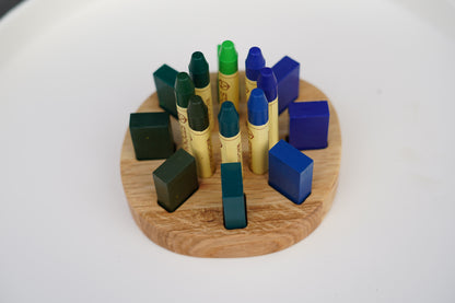 Nachhaltiger runder Buntstifthalter aus Naturholz, passend für 8 Stockmar Stifte & 8 Blöcke
