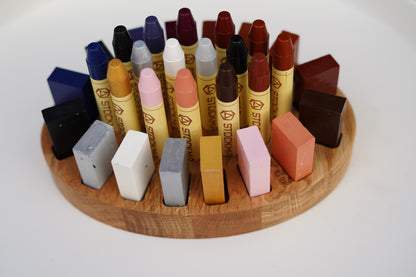 Ovaler Buntstifthalter aus Eichenholz für 16 Stockmar Stifte und 16 Wachsmalblöcke – Himmelsholz