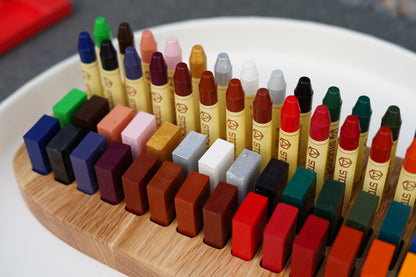Nachhaltiger Buntstifthalter aus Eiche für Stockmar Wachsmalblöcke & Wachsmalstifte, handgefertigt