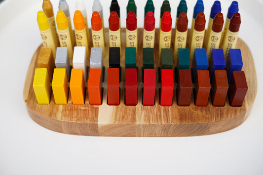 Waldorf Buntstifthalter aus Eichenholz für 24 Stockmar Stifte und 24 Wachsmalblöcke – Himmelsholz